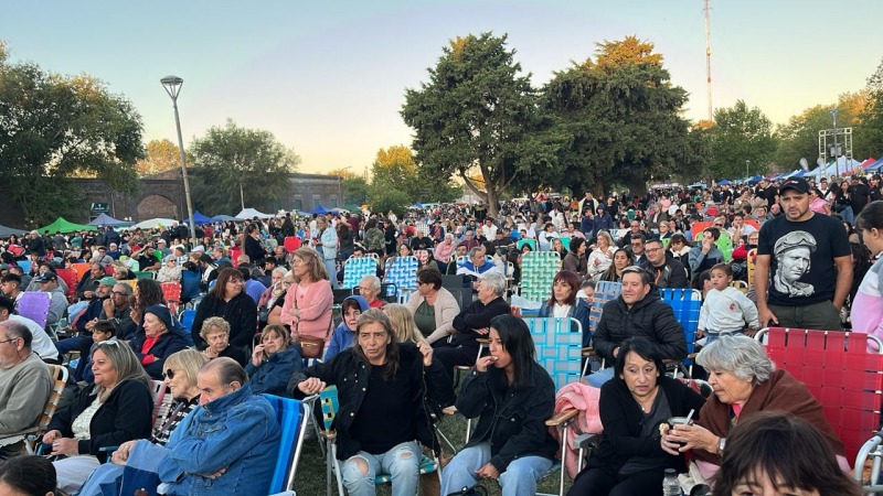 Hijono celebr� su 139� aniversario a pura fiesta